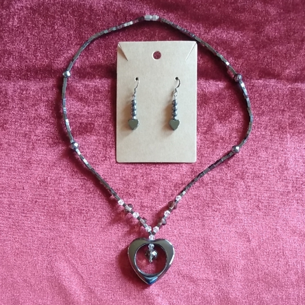 Elegant Hematite Heart Pendant Necklace and Earring Set